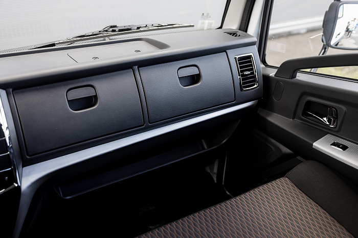 Бортовой тентованный фургон с шторой DongFeng C120L